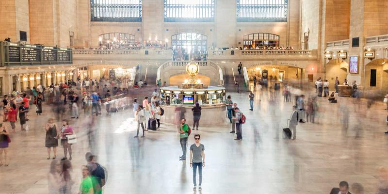 被低估的瑰宝：女性艺术家作品在拍卖市场的价值重估与收藏机遇